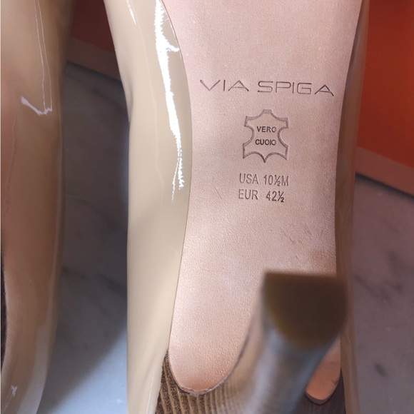Via Spiga Nude Criss Cross Peep Toe Pump 3” Heels patent leather Size 10 1/2 M - Picture 7 of 9
